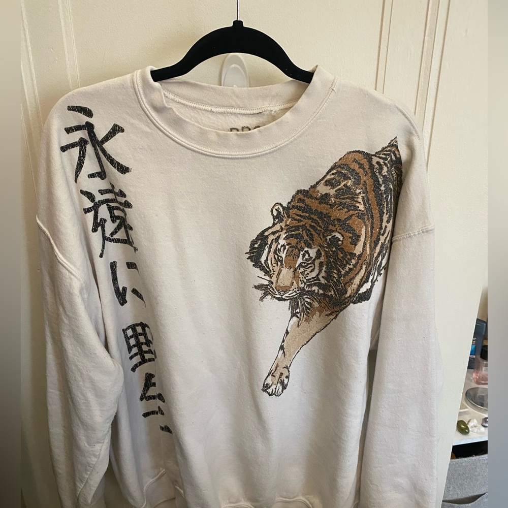 urban outfitters crewneck